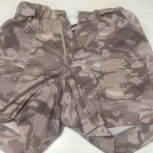 Aftco shorts size 28. Khaki camo in color.
